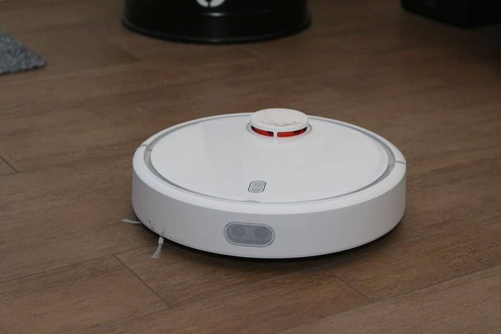  Xiaomi Mi Smart Automated Robot Vacuum Cleaner 1st Generation  - Robotic Self-Charging, 5200mAh, 1800Pa Suction, App Control, Path  Planning Vaccum Sweeper Easy for Hard Floor and Carpet