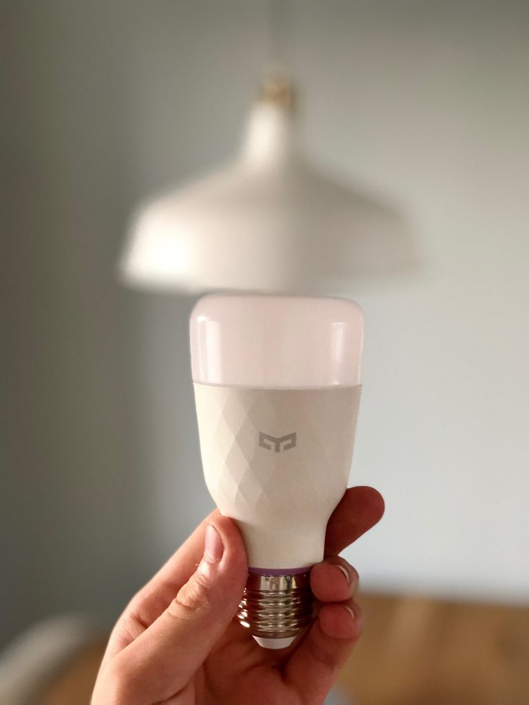 YEELIGHT YLDP06YL Smart Light Bulb Review – A Philips Hue killer?