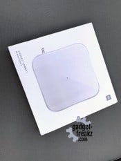 Xiaomi Mi Smart Scale 2 in box.