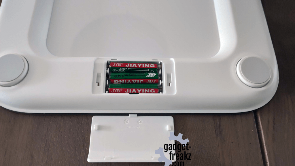 Xiaomi Mi Scale 2 battery compartment